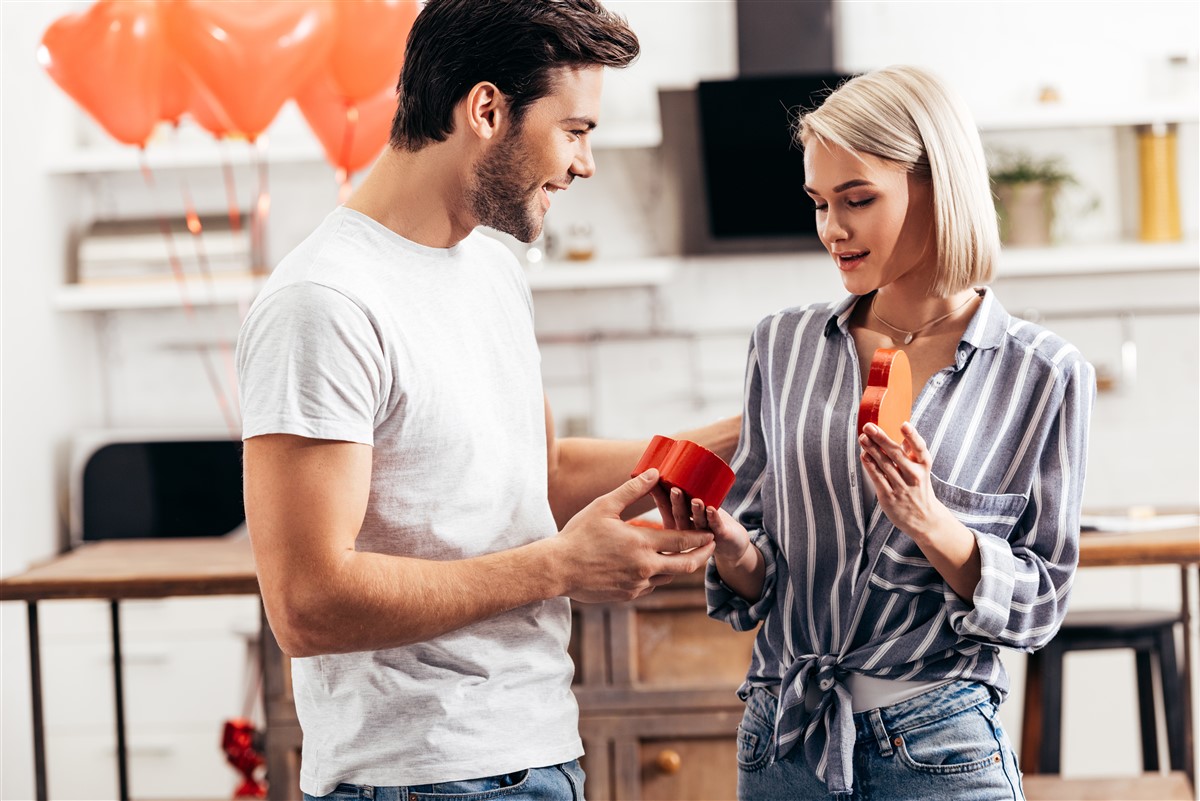 Surprenez votre partenaire avec des idées cadeaux originales pour la Saint-Valentin grâce à un générateur